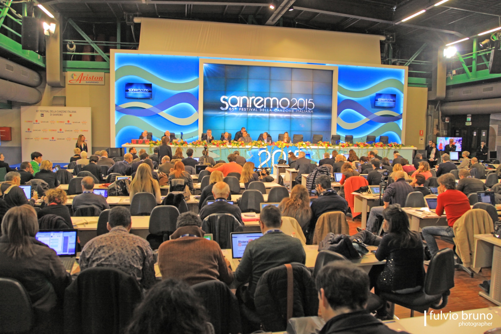 Sorteggiati i giovani sul palco di Sanremo per la finale La giornata di oggi, venerdì 13, vedrà per le nuove proposte in questo Festival edizione numero 65 la sfida finale. I 4 giovani selezionati durante le precedenti serate sono stati…