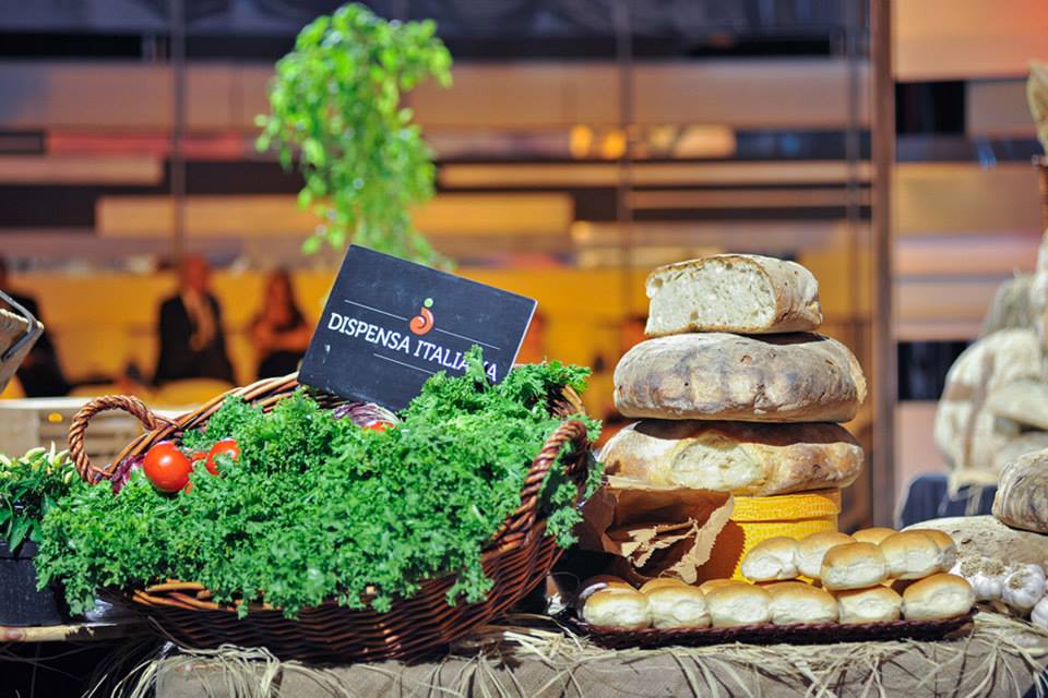 Dispensa Italiana al Palafiori dal 22 al 25 aprile La “dispensa”, il luogo da dedicare e destinare alle provviste alimentari. Ma non solo, almeno in Italia, dove rappresenta qualcosa di più simbolico, una sorta di scrigno per gli alimenti…